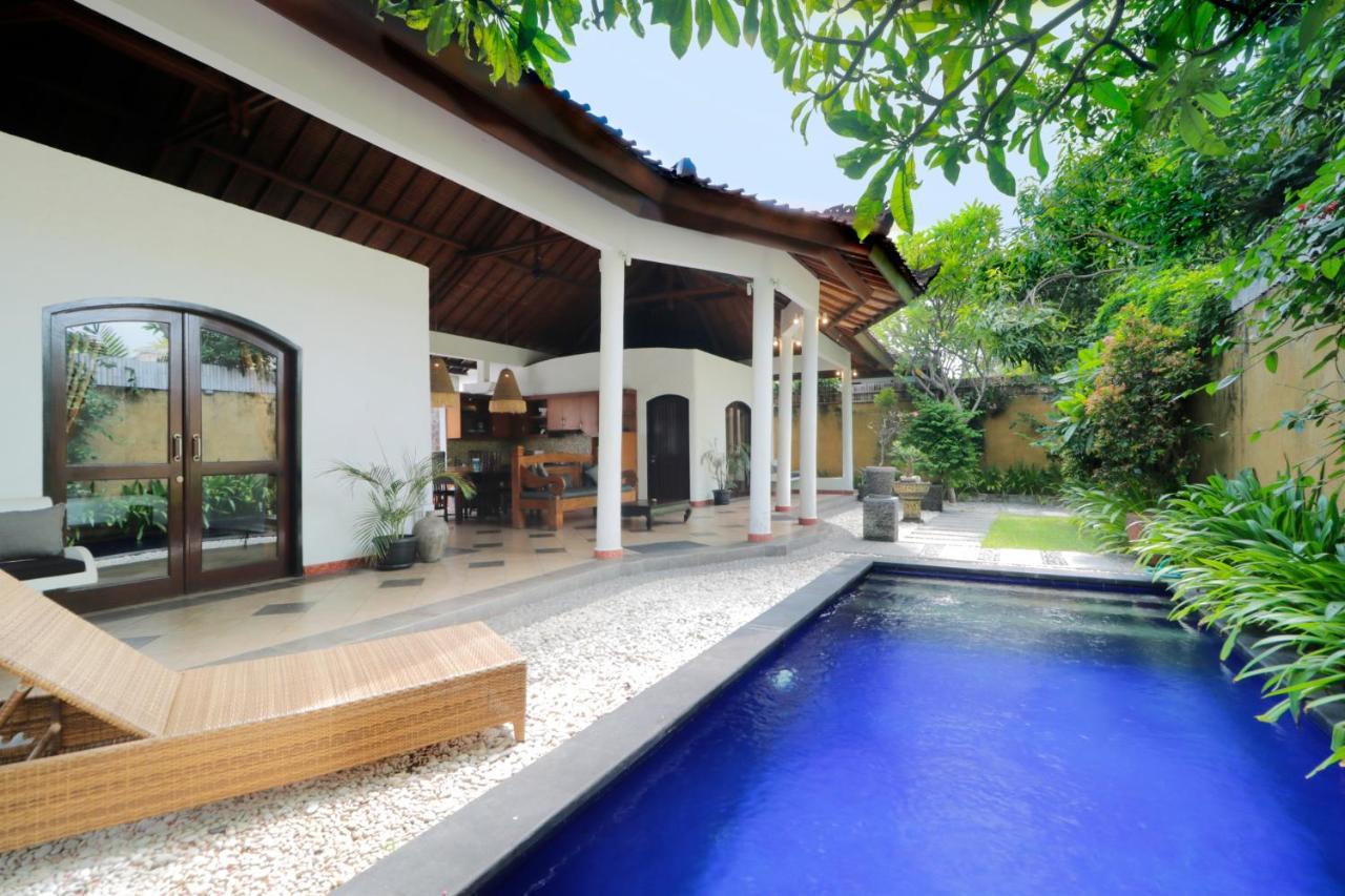 Singgah Villas Seminyak Exterior foto