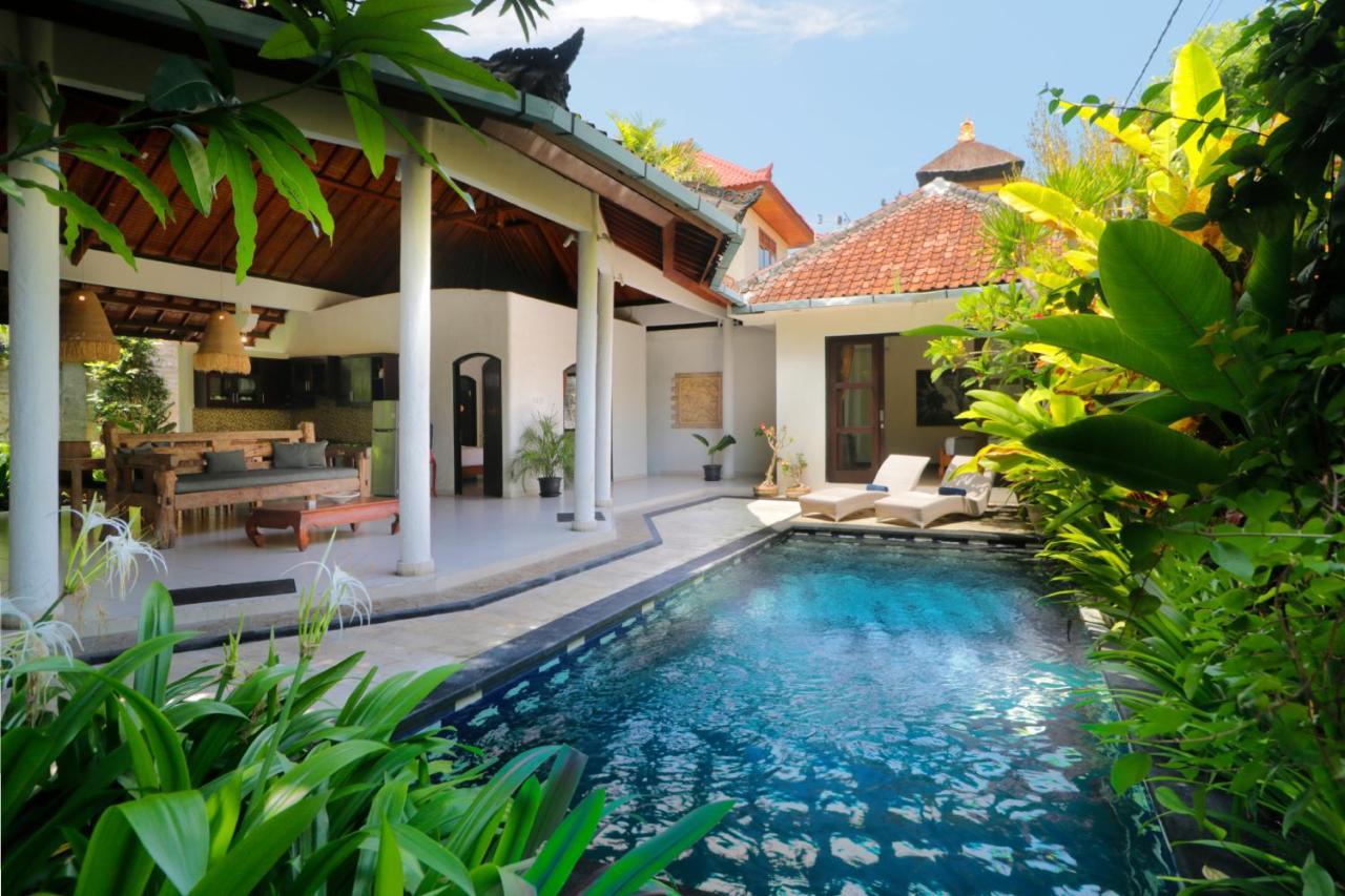 Singgah Villas Seminyak Exterior foto